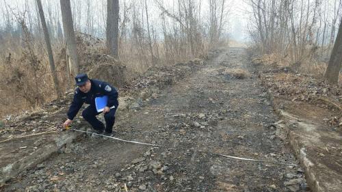 奇葩小偷盜走800米水泥公路驚呆警察 獲利5000余元